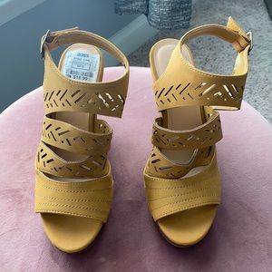 Yellow color Wedge Sandals